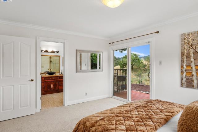 375 Montecillo Dr, Walnut Creek CA: https://media.crmls.org/mediaz/fea4e0fc-8214-49d7-a3ff-30c17d7b62e1.jpg