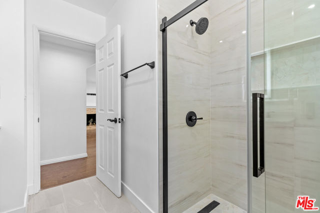 4949 San Feliciano Drive, Woodland Hills CA: https://media.crmls.org/mediaz/fea527bf-f675-4b48-82d6-f5800e6caea5.jpg