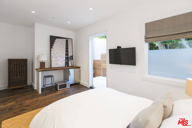 23812 Malibu Road, Malibu CA: https://media.crmls.org/mediaz/fea52c8d-ce5a-4c9f-b9f2-0d8a88c4f9b0.jpg