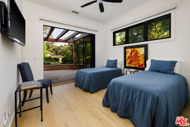 4490 Via Alegre, Santa Barbara CA: https://media.crmls.org/mediaz/fea55741-37ad-4dea-900a-f95f745699fe.jpg