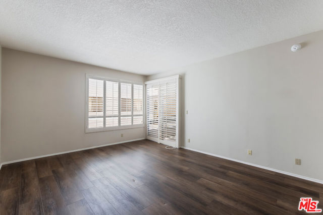 4641 Fulton Avenue, Sherman Oaks CA: https://media.crmls.org/mediaz/fea56619-0ba4-460b-9a1d-1052b17792cd.jpg