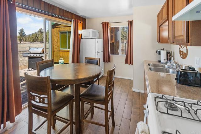 Detail Gallery Image 12 of 39 For 665 Metcalf Ln, Big Bear Lake,  CA 92315 - 2 Beds | 1 Baths