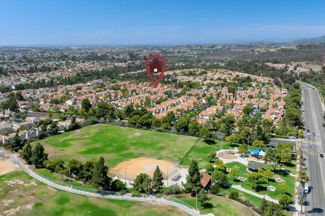 9471 Compass Point Dr S, San Diego CA: https://media.crmls.org/mediaz/fea5ac7a-4206-4bcb-80e1-7b644eb92c39.jpg
