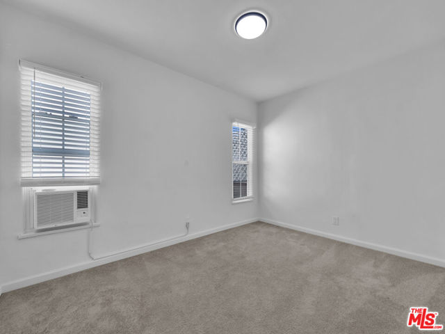 4215 Mentone Avenue, Culver City CA: https://media.crmls.org/mediaz/fea5da11-8e8d-47b3-bcaa-56daea49aadd.jpg