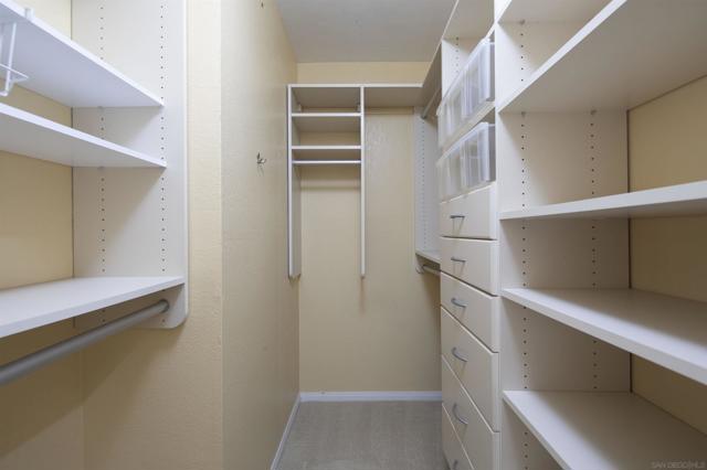 3955 Honeycutt St, San Diego CA: https://media.crmls.org/mediaz/fea5eb5b-126c-4051-b7c2-9a7fb37ab1b8.jpg