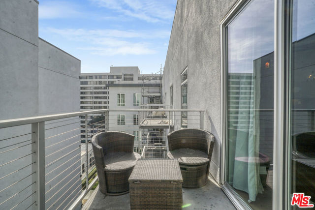 645 W 9th Street, Los Angeles CA: https://media.crmls.org/mediaz/fea60906-6d58-489f-b32c-fb308ae0ce4c.jpg