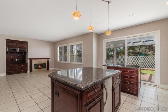 11357 Wills Creek Rd, San Diego CA: https://media.crmls.org/mediaz/fea63c5d-f155-4feb-a595-df9c35e7020a.jpg