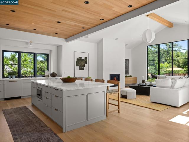 3364 Las Huertas Rd, Lafayette CA: https://media.crmls.org/mediaz/fea69834-6f07-49ae-a3c2-0c9949f45d3d.jpg
