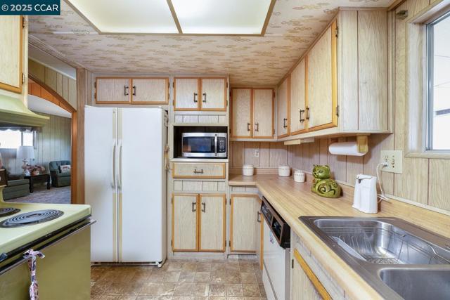 2019 Dalis Drive, Concord CA: https://media.crmls.org/mediaz/fea6bb77-1585-4e34-8b9d-9e7e083fae66.jpg