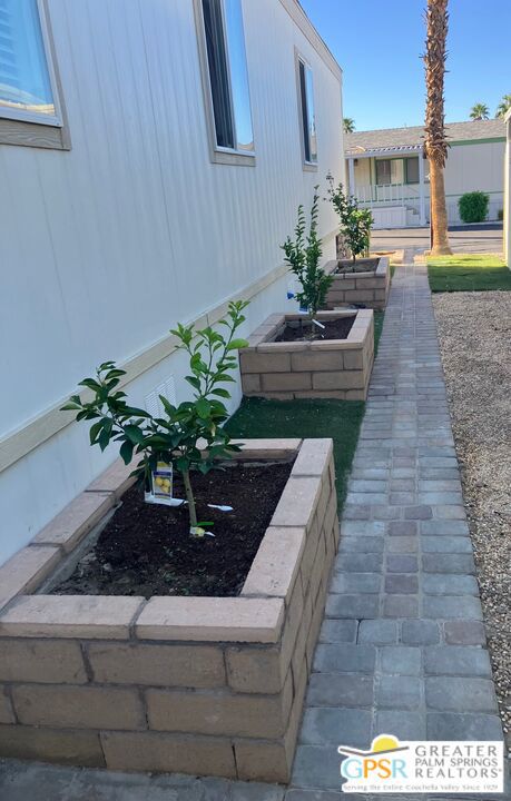 17640 Corkill Road, Desert Hot Springs CA: https://media.crmls.org/mediaz/fea6c8c8-6cdc-4b62-98e2-d2ceb07ce3f1.jpg