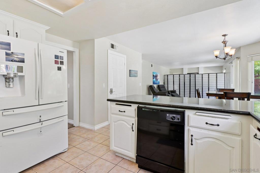 MLS #250035843SD img 21