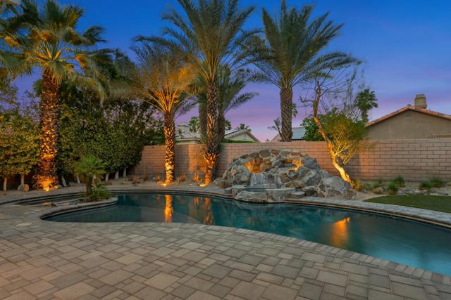 6 Taylor Avenue, Palm Desert CA: https://media.crmls.org/mediaz/fea6fdc4-f745-4922-b59a-4835129d3b6d.jpg