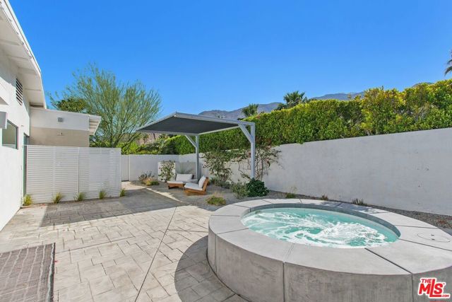 475 W Stevens Road, Palm Springs CA: https://media.crmls.org/mediaz/fea759cc-203c-4897-a762-95374152458f.jpg