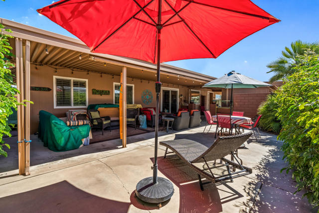 39231 Hidden Water Place, Palm Desert CA: https://media.crmls.org/mediaz/fea7b49b-f7f7-457d-9722-dde0f86a2737.jpg