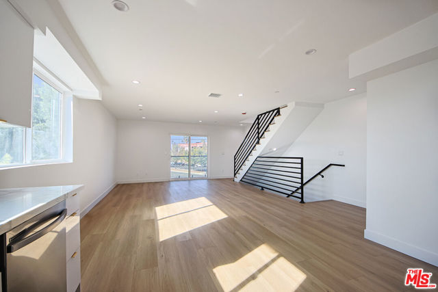 1636 Longwood Avenue, Los Angeles CA: https://media.crmls.org/mediaz/fea89601-5d15-4b49-b14b-e97ae463777d.jpg