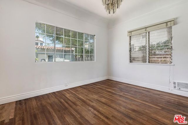 217 S Le Doux Road, Beverly Hills CA: https://media.crmls.org/mediaz/fea8f3eb-64b6-4ad2-ac16-47411483d2f9.jpg