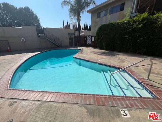8567 Balboa Boulevard, Northridge CA: https://media.crmls.org/mediaz/fea9cd13-4b88-4407-8998-a9dd15f3d520.jpg
