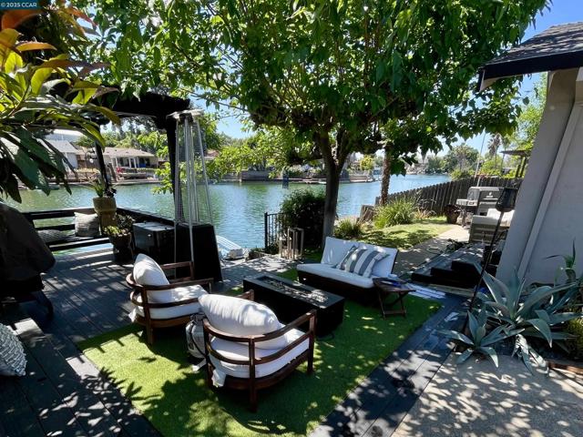 120 E Lake Drive, Antioch CA: https://media.crmls.org/mediaz/fea9d857-3f33-4ecc-8f61-9c8b55e89900.jpg