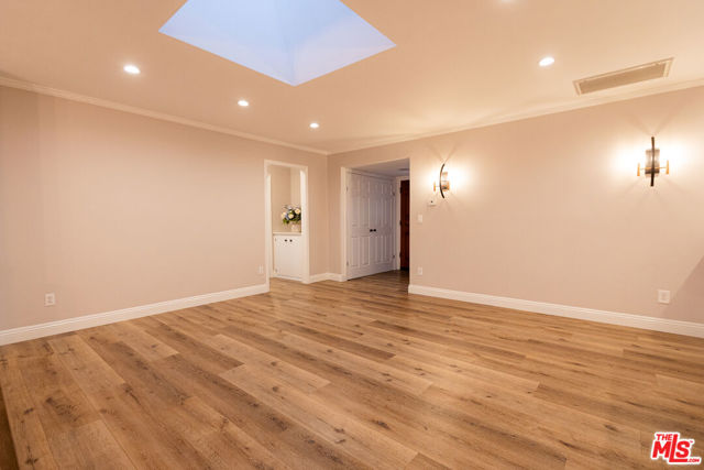 8510 Capistrano Avenue, West Hills CA: https://media.crmls.org/mediaz/fea9e8d6-9a10-4134-a692-de172755fca9.jpg