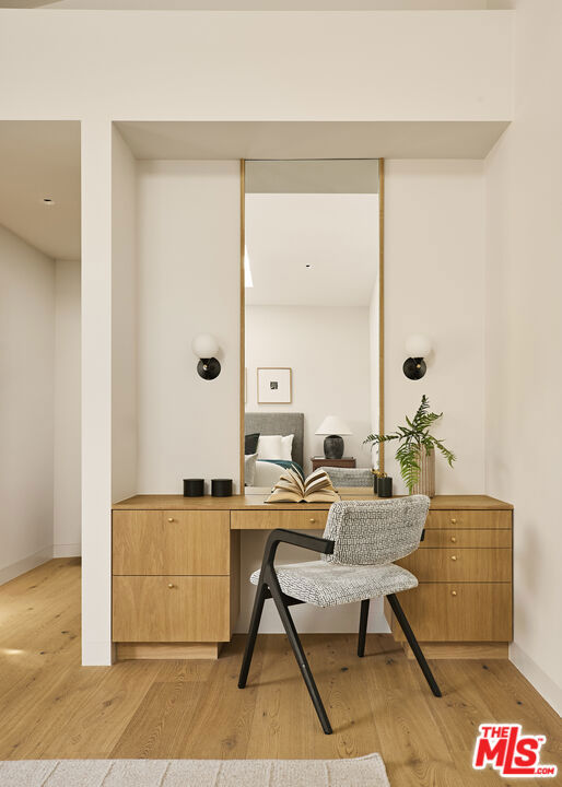 1849 Rising Glen Road, Los Angeles CA: https://media.crmls.org/mediaz/feaaae06-d4be-416b-812b-756fe047ed40.jpg