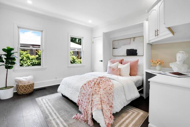 2653 Brewster Avenue, Redwood City CA: https://media.crmls.org/mediaz/feab1315-beb5-44d0-a5b3-47775159af62.jpg