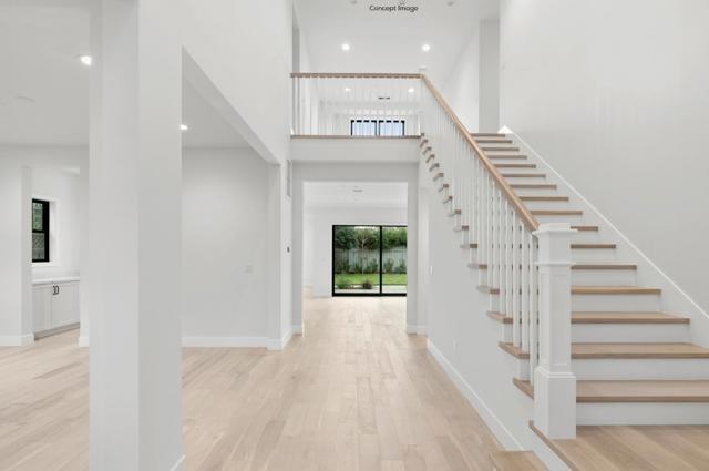 Image 2 of 16 For 15236 Dickens Avenue