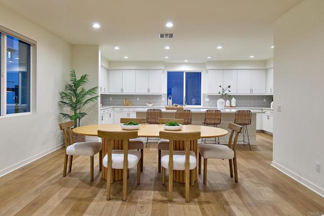 6140 Colt Place, Carlsbad CA: https://media.crmls.org/mediaz/feabc05e-dc56-4b0f-80be-0c59fc162ade.jpg