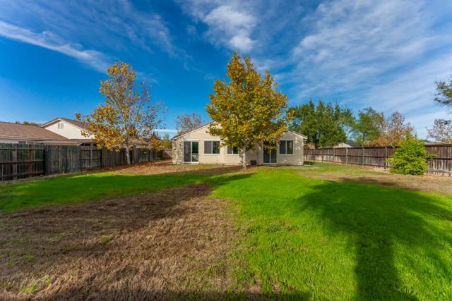 1078 Silver Spur Way, Plumas Lake CA: https://media.crmls.org/mediaz/feac17fa-63cf-46f2-825a-e0cd61a26082.jpg