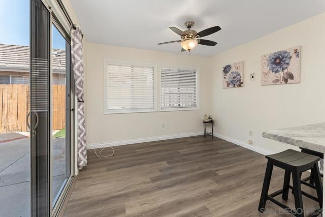 10496 Rancho Carmel dr, San Diego CA: https://media.crmls.org/mediaz/feac91de-3228-4d52-95a5-ba310b7ab099.jpg