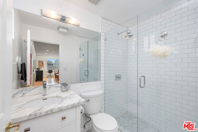 Drew Fenton | 11723 Goshen Avenue Los Angeles CA | MLS: 7431022