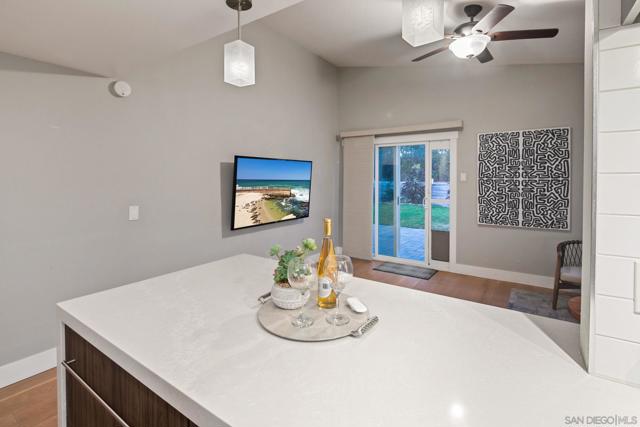 3356 Corte Tiburon, Carlsbad CA: https://media.crmls.org/mediaz/fead910c-807b-4162-82ab-c6cb80ef0a21.jpg