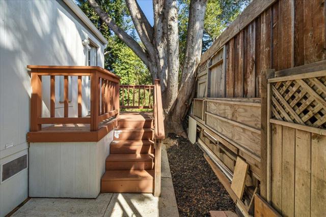 3060 Porter Street, Soquel CA: https://media.crmls.org/mediaz/feae417d-c933-4526-a03e-5adb34310eb1.jpg