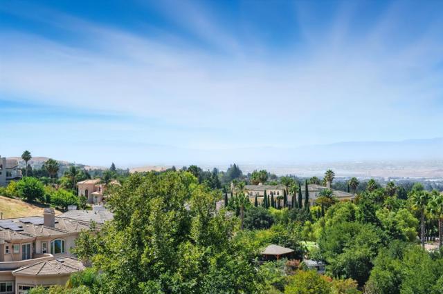 44989 Vista Del Sol, Fremont CA: https://media.crmls.org/mediaz/feae7a35-d229-4bba-aa74-c6757b7ca228.jpg