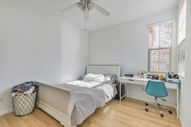 197 Summerset Drive, Brentwood CA: https://media.crmls.org/mediaz/feae85ba-6c7d-4681-9036-98c65c09aba7.jpg