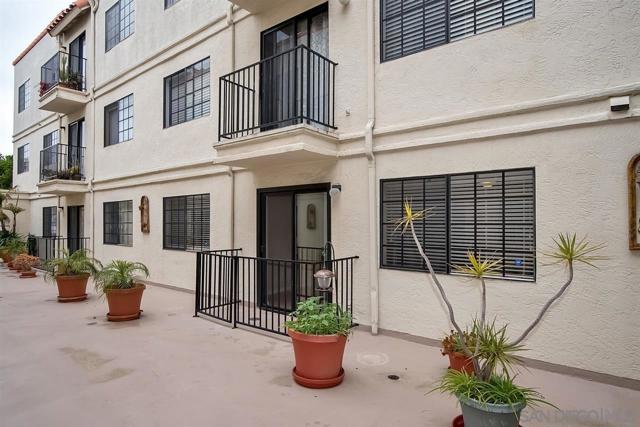 4205 Ohio St, San Diego CA: https://media.crmls.org/mediaz/feaee8e7-7935-4ff2-b55b-4861a88825d9.jpg