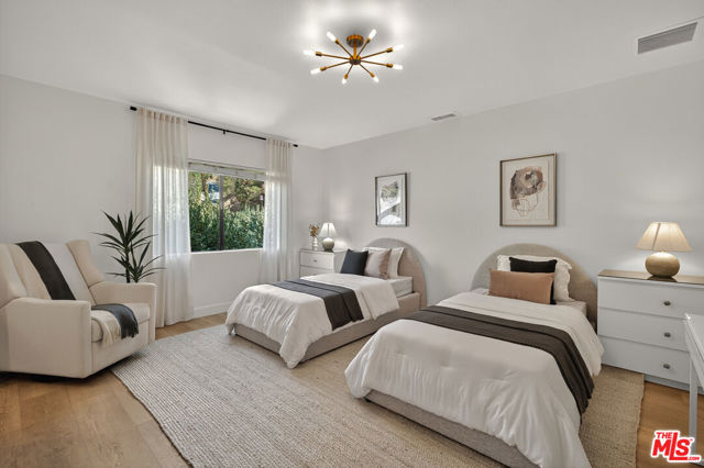 2603 Crestmoore Place, Los Angeles CA: https://media.crmls.org/mediaz/feaf31ff-805d-43f4-ad7d-3a28176148c5.jpg