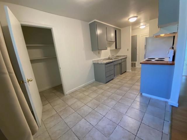 1719 Ross Circle, San Jose CA: https://media.crmls.org/mediaz/feaf7674-38b8-4a5c-942c-a31a349af214.jpg