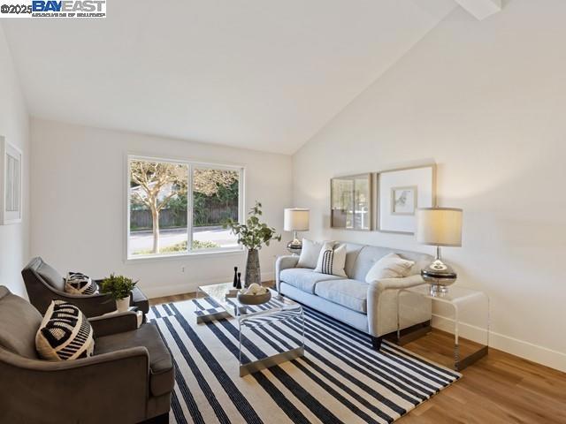 2752 Morgan Dr, San Ramon CA: https://media.crmls.org/mediaz/feaf7eac-84e3-4cb8-aa41-5592452220bd.jpg