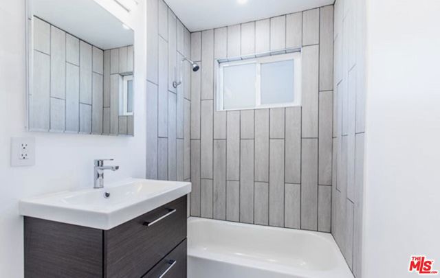 24242 Pine Street, Newhall CA: https://media.crmls.org/mediaz/feb04951-aadc-47cd-9a6c-0b34bcb4d8ff.jpg