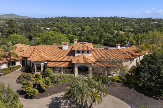 17535 Los Morros, Rancho Santa Fe CA: https://media.crmls.org/mediaz/feb2914b-2d2a-4eba-a3c5-191e58a7afcb.jpg