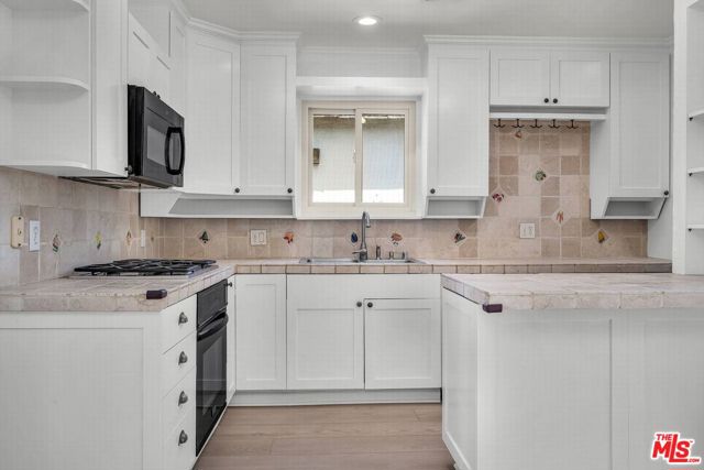 11472 Diller Avenue, Culver City CA: https://media.crmls.org/mediaz/feb29582-552a-43db-8a85-75e5dd5e73ca.jpg