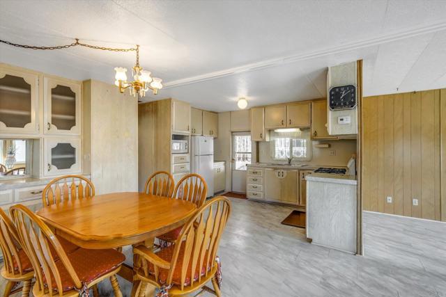 Detail Gallery Image 8 of 25 For 326 Killdeer Ln, Oceanside,  CA 92057 - 2 Beds | 2 Baths