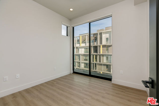 3833 Dunn, Culver City CA: https://media.crmls.org/mediaz/feb30a03-1794-4896-bcff-1669bfa55875.jpg