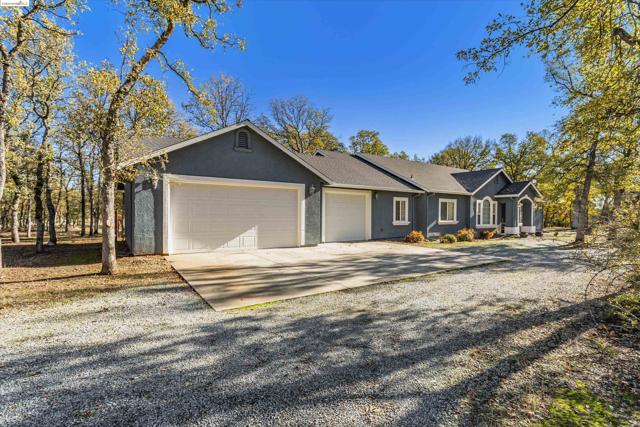 Image 2 of 40 For 8585 Whispering Oaks Rd