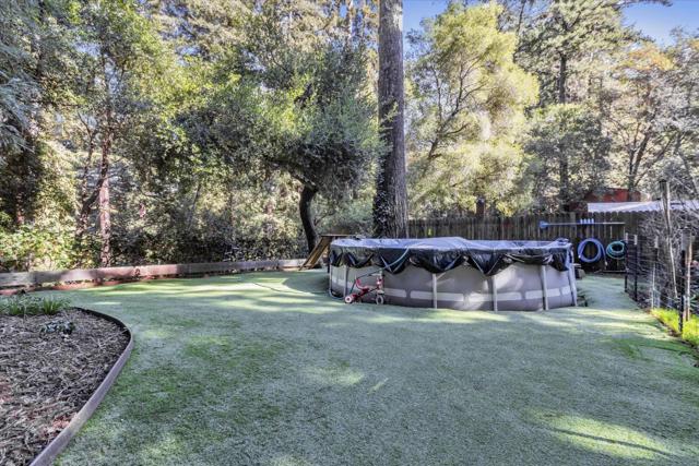 695 Creek Drive, Boulder Creek CA: https://media.crmls.org/mediaz/feb43677-4fbd-44d9-99af-10a8f69caf35.jpg