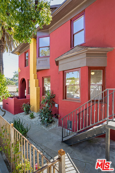 4219 N Figueroa Street, Los Angeles CA: https://media.crmls.org/mediaz/feb51909-5ba5-4211-993e-55084622ed50.jpg