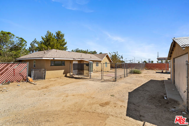 Image 3 for 1056 W Avenue, Palmdale, CA 93551
