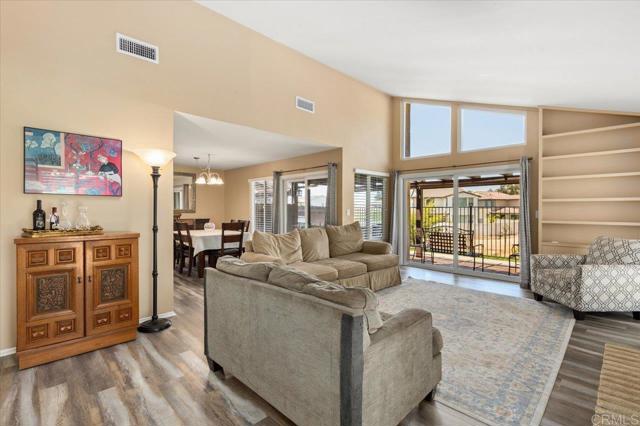 Detail Gallery Image 5 of 37 For 2035 David Dr, Escondido,  CA 92026 - 3 Beds | 2 Baths