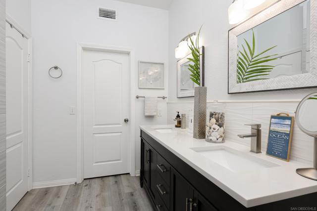 11370 Camino Playa Cancun, San Diego CA: https://media.crmls.org/mediaz/feb6eca9-c0d6-48f4-8f41-859bfcce1459.jpg
