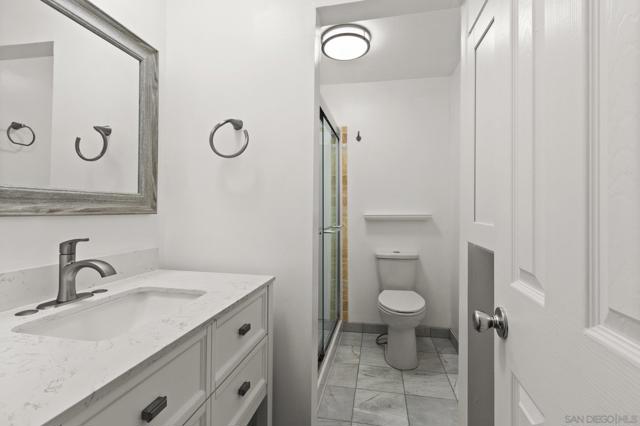 Image 17 of 41 For 11816 Waterhill Rd